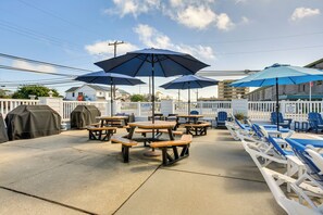 Interior - Walk to Beach: Poolside Condo in Wildwood Crest! (Wildwood Crest)