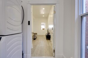 Apartment (1 Bedroom) | Interior - 1 Mi to Uofl: Pet-friendly Louisville Apartment! (Louisville)