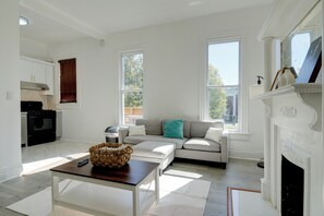 Apartment (1 Bedroom) | Interior - 1 Mi to Uofl: Pet-friendly Louisville Apartment! (Louisville)