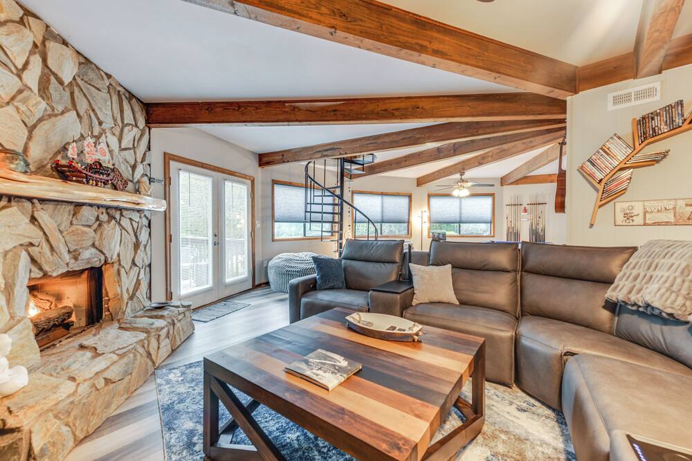 Near Lake Gaston: Unique Home w/ Deck & Fire Pit! - Baskerville, VA