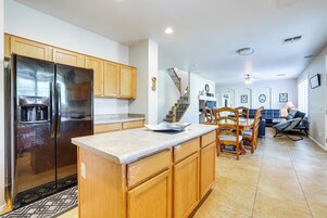 House (5 Bedrooms) | Interior