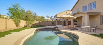 Pool & Patio: San Tan Valley Getaway!
