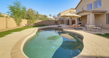 Pool & Patio: San Tan Valley Getaway!