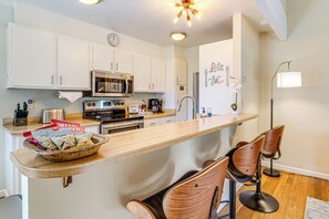Apartment (2 Bedrooms) | Interior - 5 Mi to Northstar Skiing: 'bear Den' Home w/ Decks (Kings Beach)