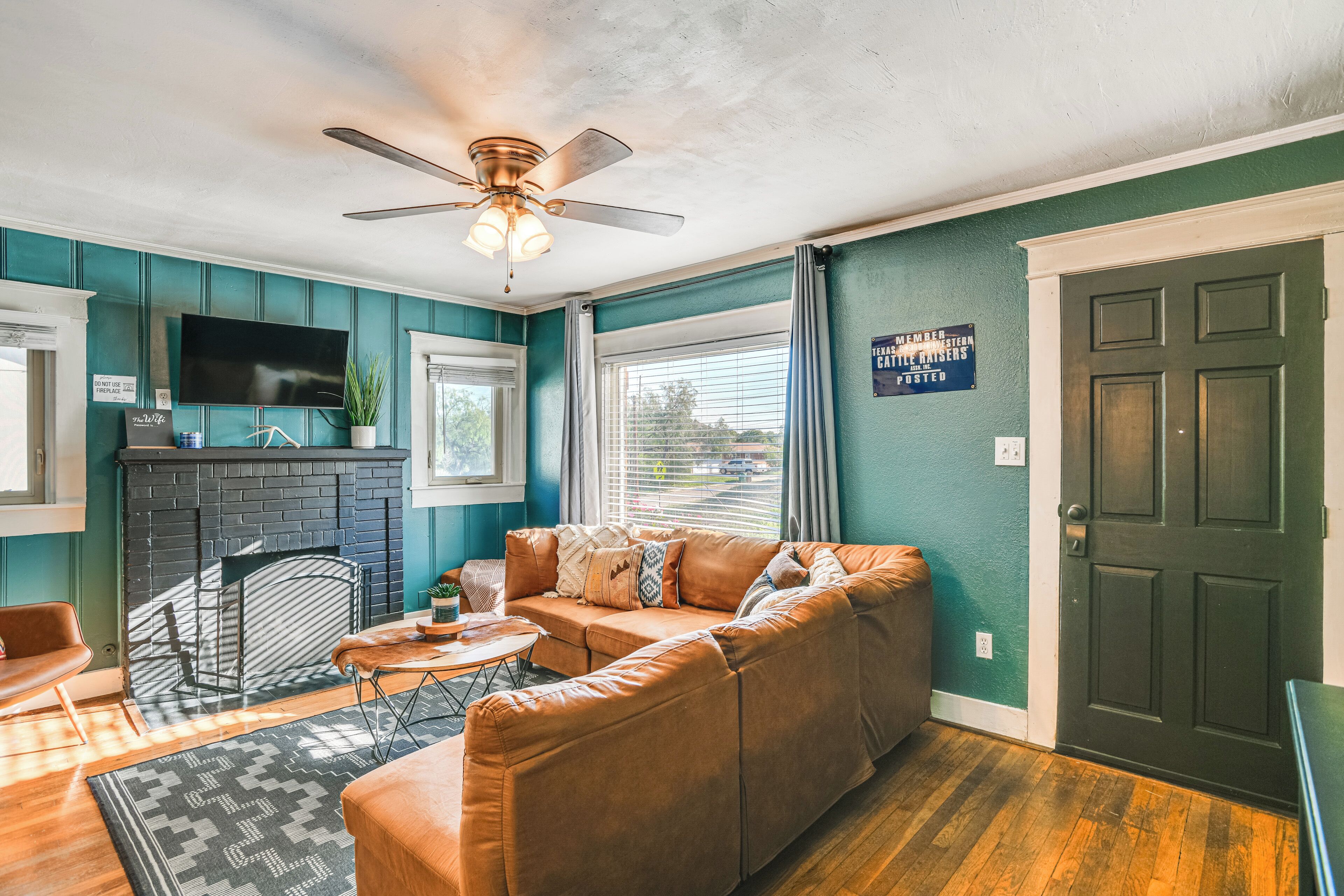 House (2 Bedrooms) | Interior