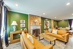 Apartment (4 Bedrooms) | Front of property - 1 Mi to Dtwn: Walkable Gem in Pittsburgh (Pittsburgh)