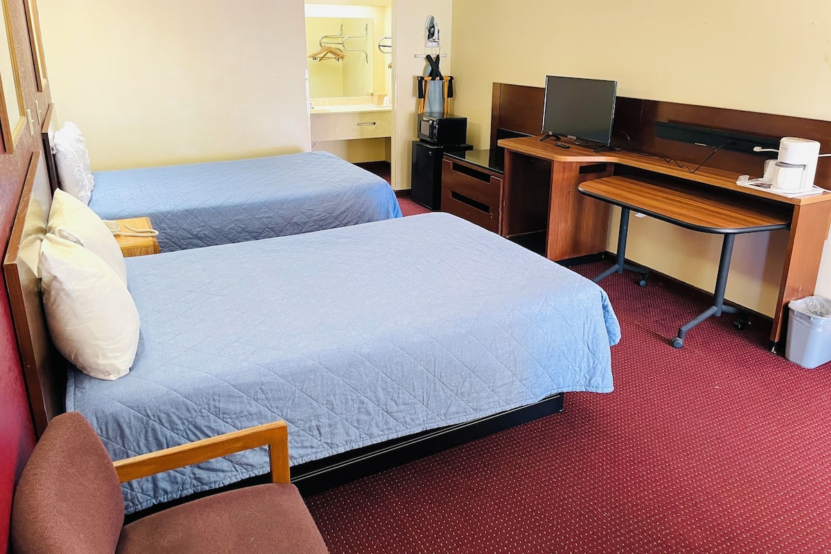 Desk, soundproofing, iron/ironing board, free WiFi