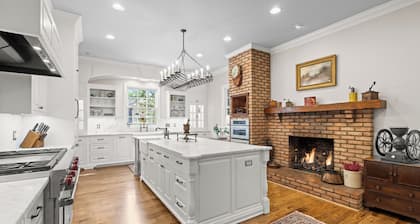 Above Nashville Franklin Heritage House| Walking Distance| Historic IServices