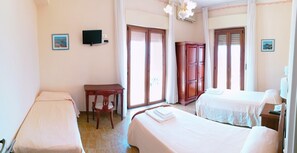 Desk, iron/ironing board, free WiFi - PARADISO (Motta San Giovanni)
