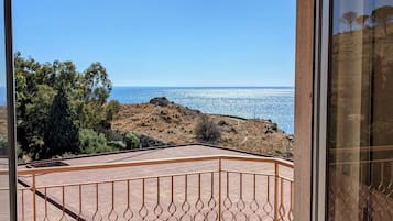 Doppelzimmer zur Einzelnutzung, Balkon, eingeschränkter Meerblick