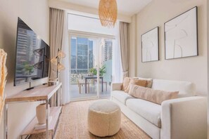 TV - StayShort - Bali-inspired 1-Bedroom Apartment for 4 in Business Bay! (Downtown/Business Bay)