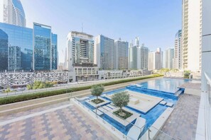 Pool - Free housekeeping visits during your stay - StayShort - Bali-inspired 1-Bedroom Apartment for 4 in Business Bay! (Downtown/Business Bay)