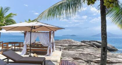 Exclusive Paradise Island