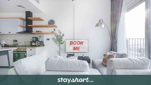 TV - StayShort - Soothing Studio Apartment in Collective Tower at Dubai Hills (Dubai)