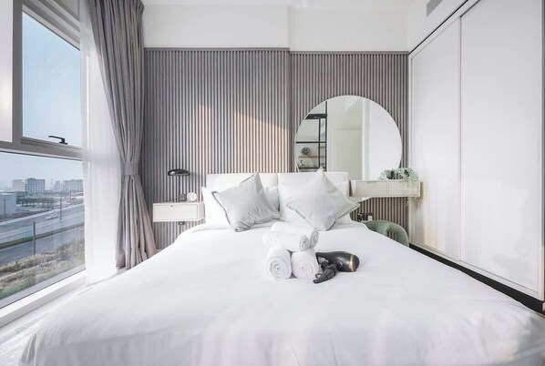 Desk, iron/ironing board, WiFi - StayShort - Soothing Studio Apartment in Collective Tower at Dubai Hills (Dubai)