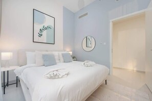 3 Schlafzimmer, Schreibtisch, Bügeleisen/Bügelbrett, WLAN