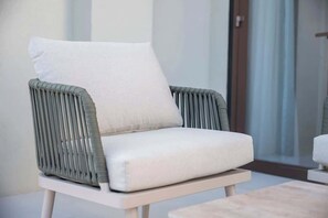 Interior - StayShort - Peaceful 4-Bedroom, Bright Kitchen Space in Dubai Creek Harbour (Emaar Beachfront)