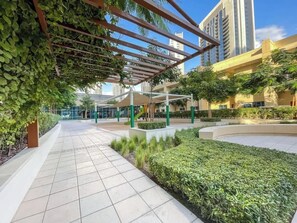 Property grounds - StayShort - Stylish Cozy 3-Bedroom Apartment with Harbour Views in Dubai Creek H (Creek Harbour)