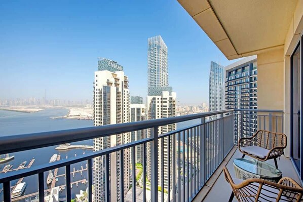 Property grounds - StayShort - Stylish Cozy 3-Bedroom Apartment with Harbour Views in Dubai Creek H (Creek Harbour)