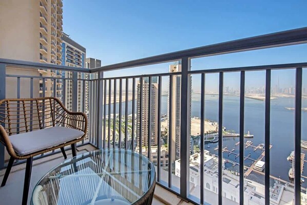 Property grounds - StayShort - Stylish Cozy 3-Bedroom Apartment with Harbour Views in Dubai Creek H (Creek Harbour)