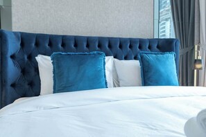 2 bedrooms, iron/ironing board, WiFi