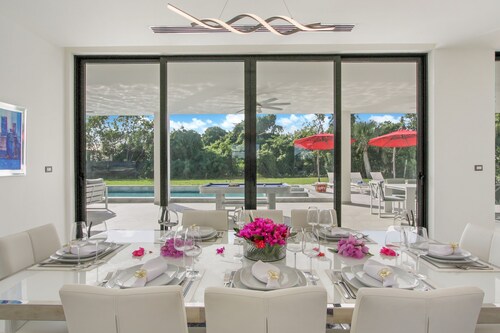 Brand New All-inclusive Villa in Cap Cana With Pool Jacuzzi Chef Butler Maid Golf Cart