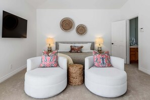 3 bedrooms, desk, iron/ironing board, free WiFi