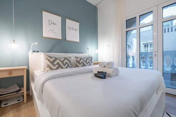 1 bedroom, desk, iron/ironing board, WiFi