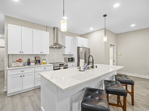 Fridge, microwave, oven, stovetop - Stylish 3BR Ybor Oasis w/ Pvt. Pool and workspace (Tampa)