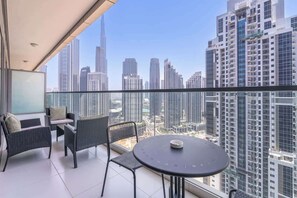 Property grounds - Free housekeeping visits during your stay - StayShort - Contemporary 2BR Apartment in Business Bay Ideal for 4 (Downtown/Business Bay)