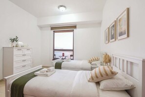 2 slaapkamers, een strijkplank/strijkijzer, wifi