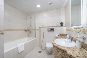 Dusche, Haartrockner, Seife, Shampoo