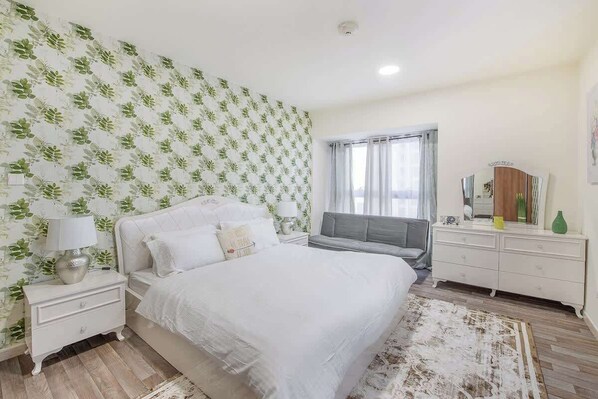 2 bedrooms, iron/ironing board, WiFi