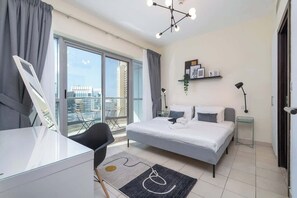 1 bedroom, desk, WiFi