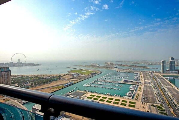 Property grounds - StayShort - Scenic 2BR Near Beach in Princess Tower, Marina! (Marina/JBR)