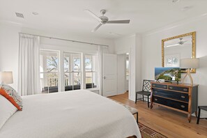 5 bedrooms, free WiFi, bed sheets - Sunset Peak sleeps 12 with a pool (St Simons Island)