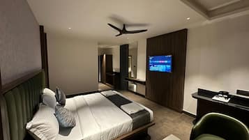 Dobbeltrom – executive | Skrivebord, skrivebord for bærbar PC og wi-fi (inkludert)