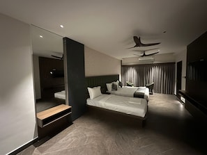 ห้องลักซ์ชัวรี่ทริปเปิล | โต๊ะทำงาน, พื้นที่ทำงานแบบใช้แล็ปท็อป, Wi-Fi ฟรี