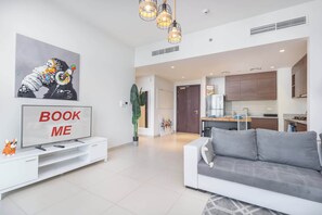 TV - StayShort - Refined Classy 1BR in Dubai Hills - Sleeps 4! (Dubai)