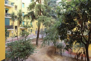 المنطقة المحيطة بالمنشأة