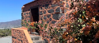 Sombrero de Pico C, with shared swimming pool in El Paso, island of La Palma