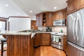 Condo, 2 Bedrooms | Private kitchen | Fridge, oven, coffee/tea maker, toaster - Strawberry Park 109 2 Bedroom Condo (Avon)