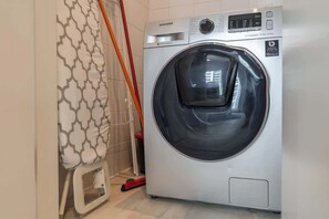 Interior - StayShort - Artistic 1-Bedroom Apartment perfect for couple at Mayfair Tower, Bu (Downtown/Business Bay)