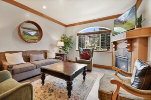 Villa, 3 Bedrooms | Living area | Smart TV