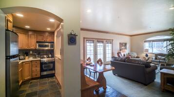 Villa, 3 Bedrooms | Interior