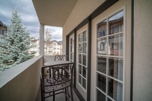 Villa, 3 Bedrooms | Outdoor dining