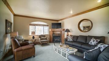 Villa, 3 Bedrooms | Living area