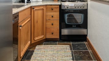 Villa, 3 Bedrooms | Private kitchen | Fridge, oven, coffee/tea maker, toaster