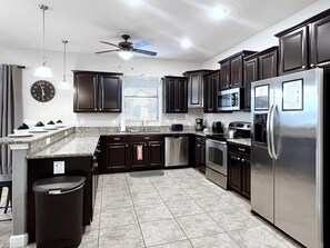 Private kitchen - Beautiful 7 Bed Pool Home With Game Room-9117ecl 7 Bedroom Home (Davenport)