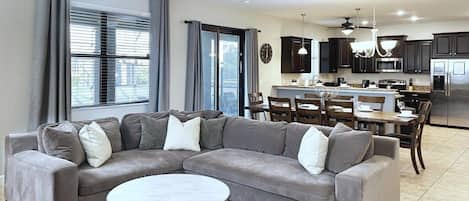 單棟房屋, 多間臥室 | 客廳